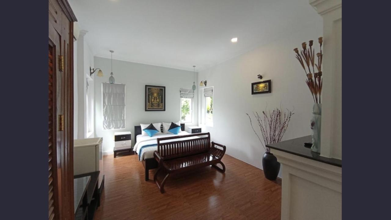 The Bygone Hotell Siem Reap Exteriör bild
