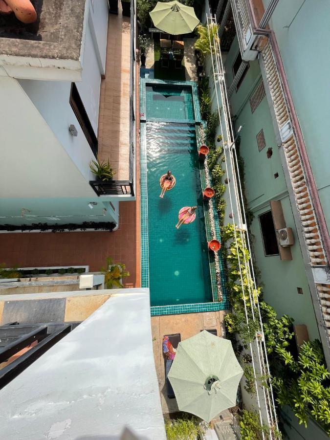 The Bygone Hotell Siem Reap Exteriör bild