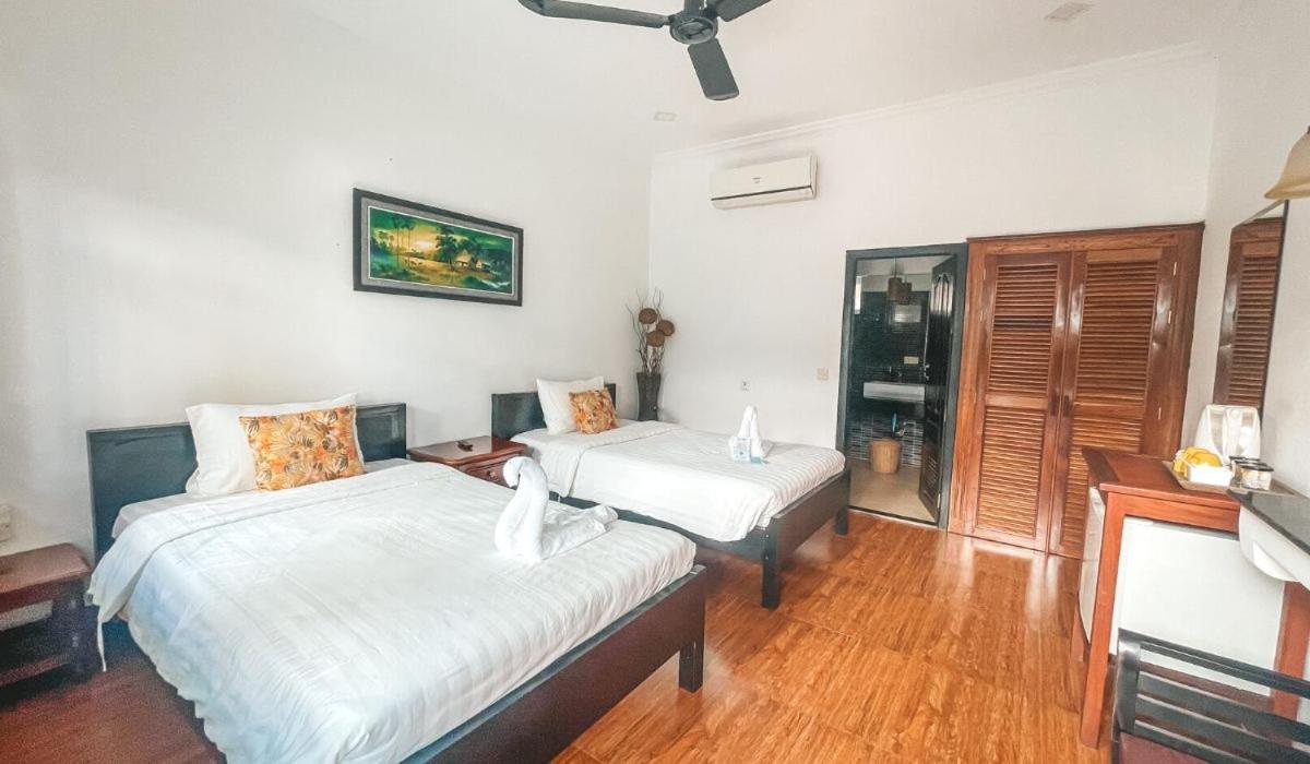 The Bygone Hotell Siem Reap Exteriör bild