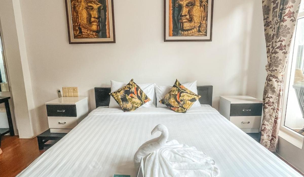 The Bygone Hotell Siem Reap Exteriör bild